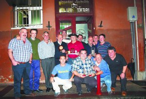 Rufino se hizo con la txapela del concurso sidrero de Elur-Txori