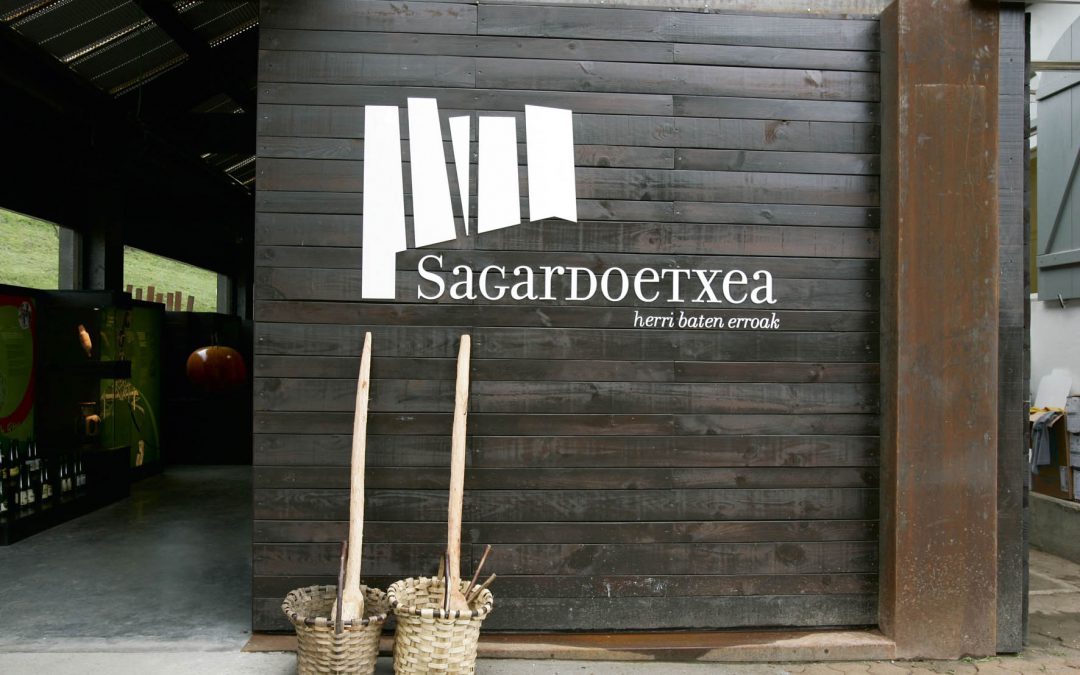 “Amigos del Museo” de Sagardoetxea.