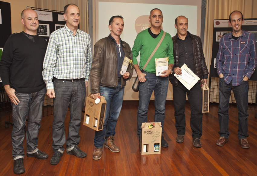Entrega de premios V Rally Fotográfico Sagar Uzta en Sagardoetxea.