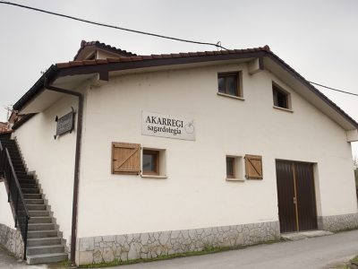 Sidrería de Hernani AKARREGI de Sagardoaren Lurraldea