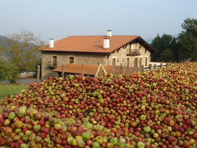 Sagardoaren Lurraldeako OIHARTE Zeraingo sagardotegia