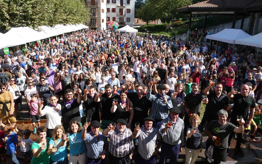 Lehen muztioarekin topa herrikoia XVIII. Sagar Uzta ospatzeko