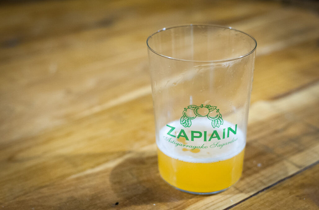 zapiain-sagardotegia-sidra-cider-basque_txotx_sagardo_naturala_euskal_sagardoa_premium3448