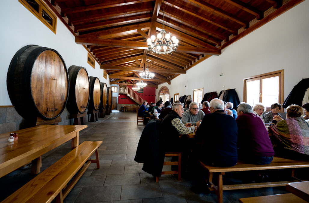 alorrenea_sagardotegia-sidra-cider-basque_txotx_reservar-jantokia