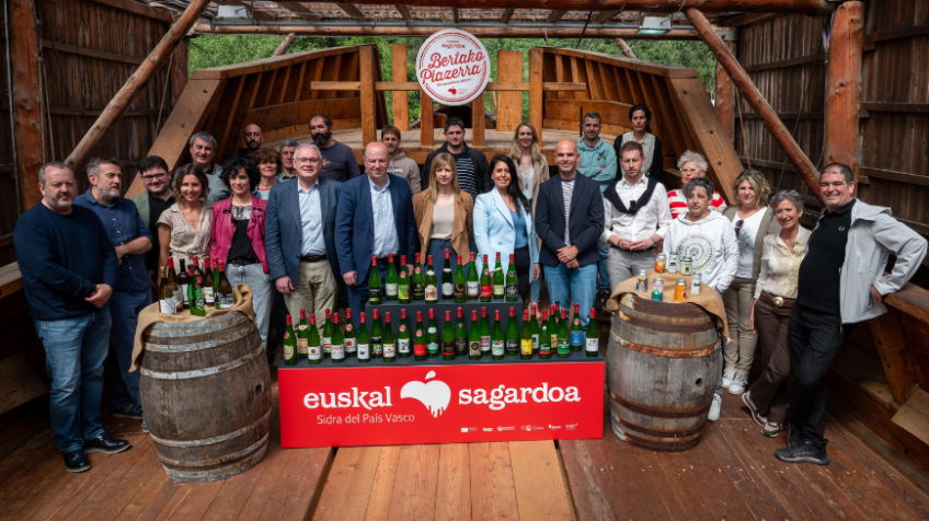 La Denominación de Origen Euskal Sagardoa presenta la nueva sidra Cosecha 2023 en Albaola Itsas Kultur Faktoria